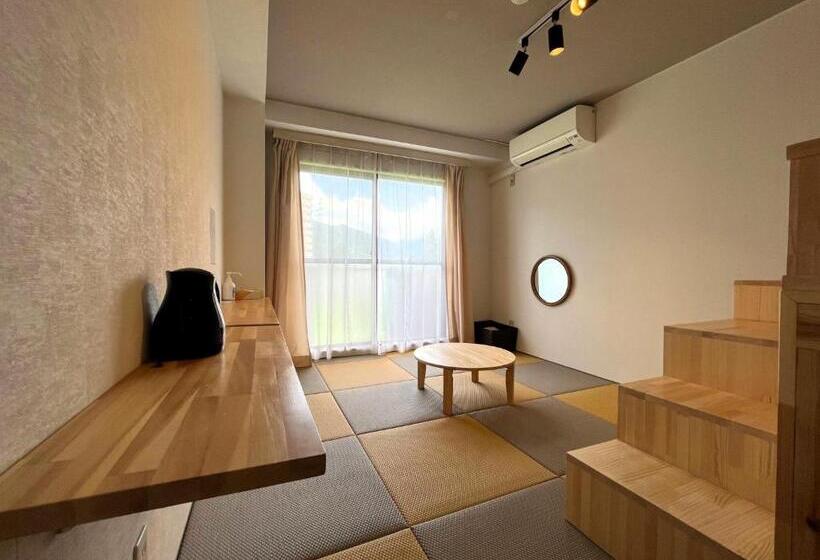 חדר סופריור לארבעה, Ishiuchibase