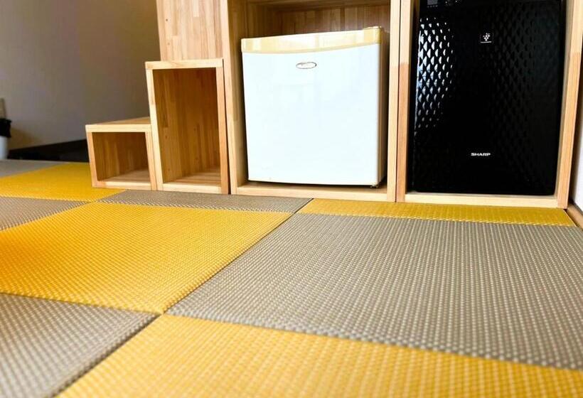 חדר סופריור לארבעה, Ishiuchibase