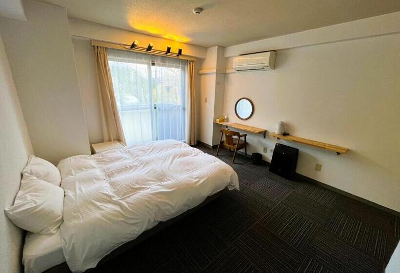 חדר סטנדרט, Ishiuchibase