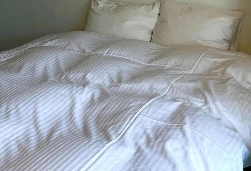 חדר סטנדרט, Ishiuchibase