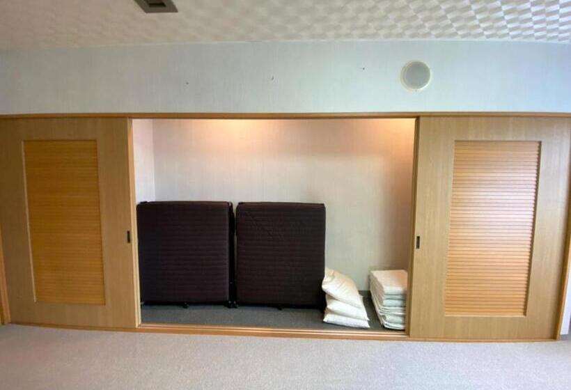 חדר משפחתי, Ishiuchibase