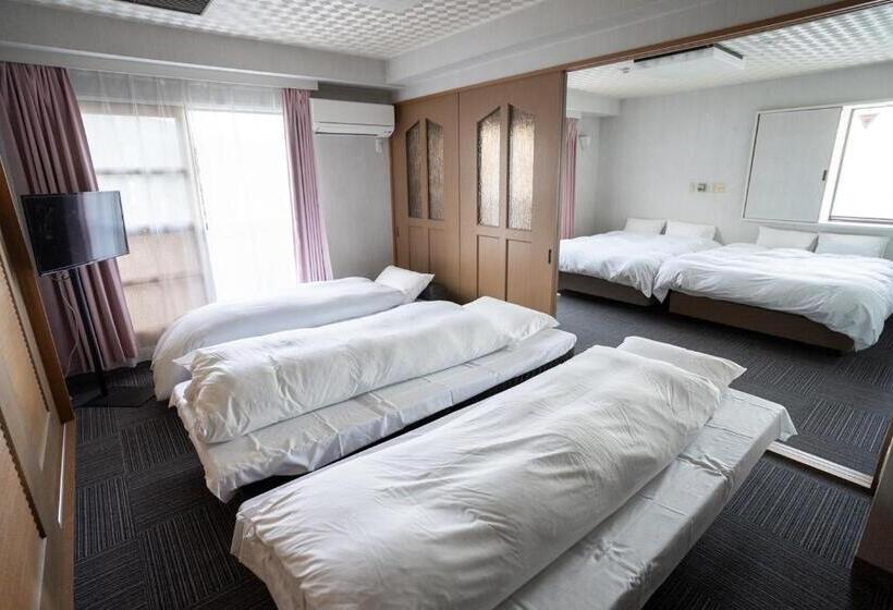 חדר משפחתי, Ishiuchibase