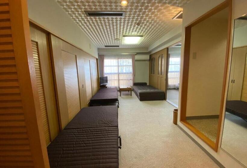 חדר משפחתי, Ishiuchibase