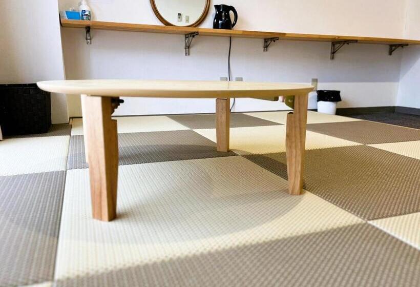 חדר דלוקס לארבעה, Ishiuchibase