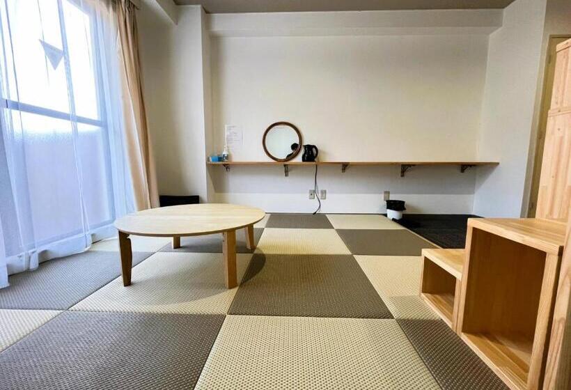 חדר דלוקס לארבעה, Ishiuchibase