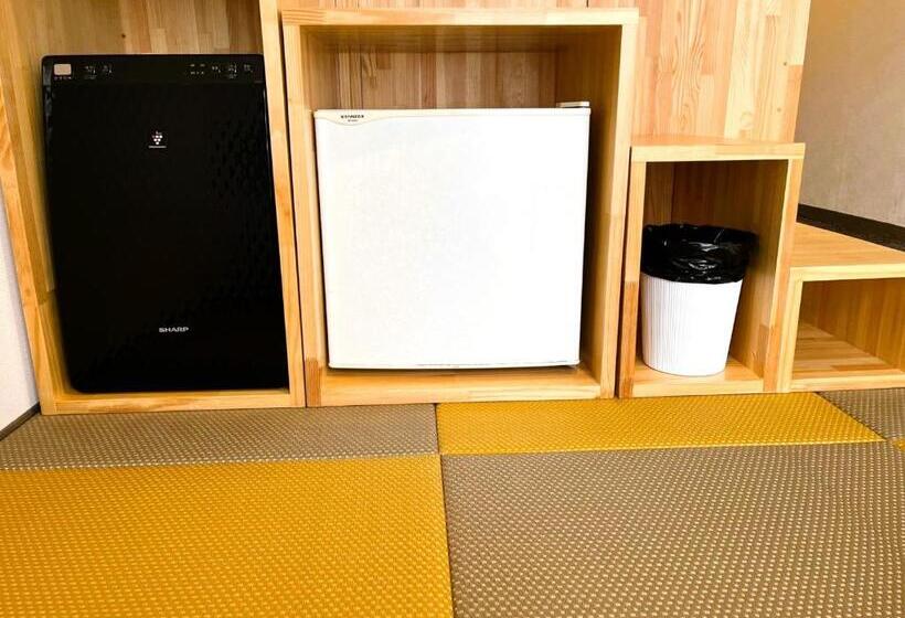 חדר סופריור לשלושה, Ishiuchibase