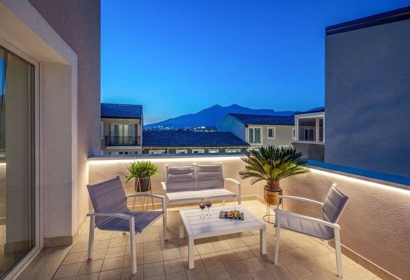 اتاق سوپریور, Della Piana