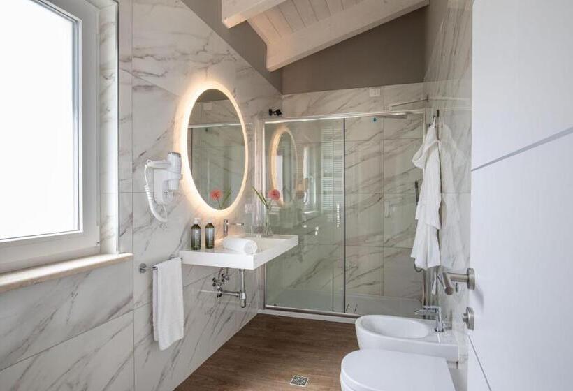 اتاق سوپریور, Della Piana