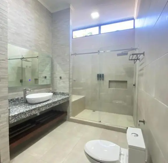 Deluxe-huone, Naoz