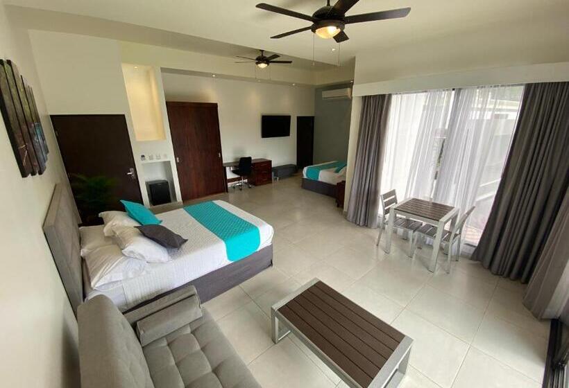 חדר פרמיום לארבעה, Naoz