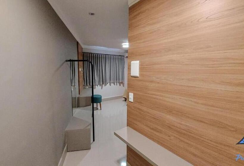 Quarto standard, Primeinn