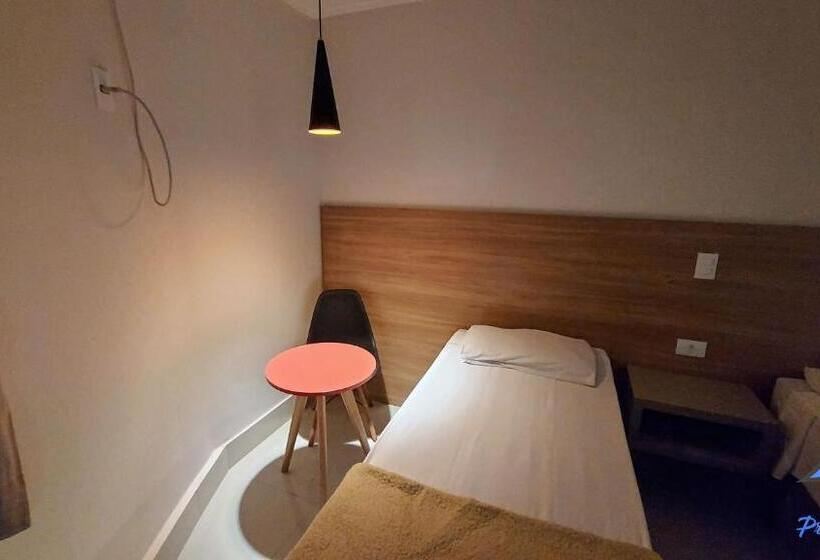 Quarto standard, Primeinn