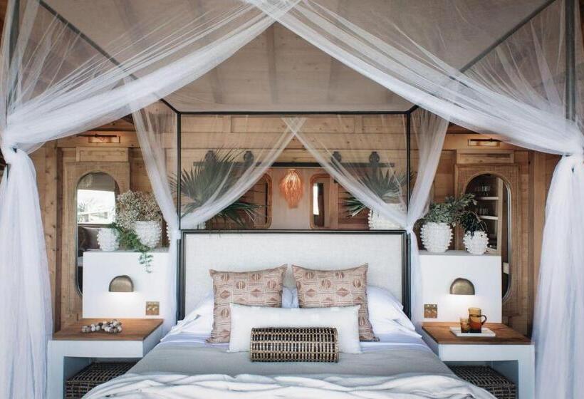 سوییت سوپریور با چشم‌انداز دریا, Lovango Resort And Beach Club