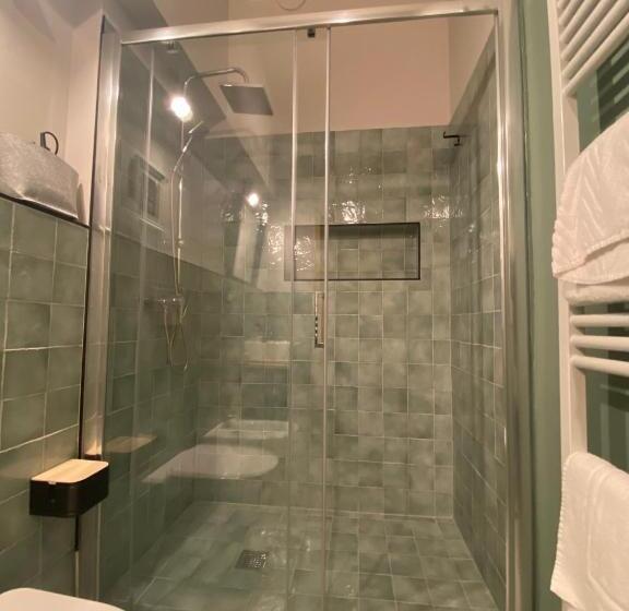 이코노미 룸, Casimiro Rooms