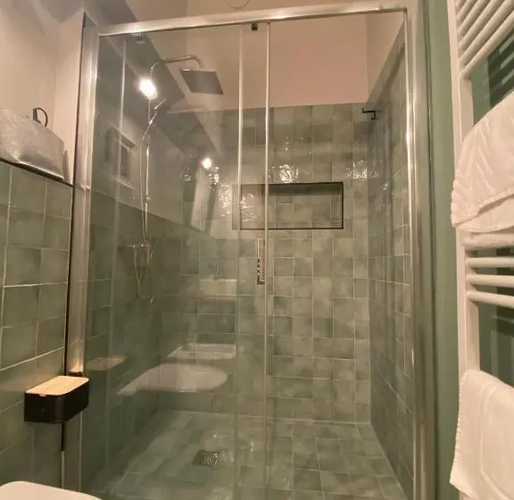 エコノミールーム, Casimiro Rooms
