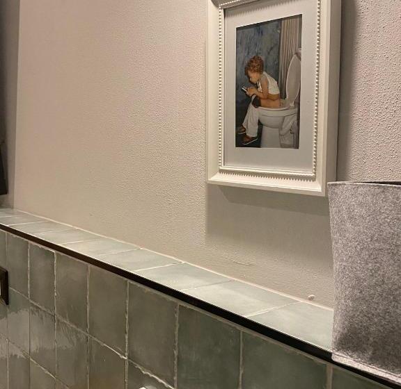 이코노미 룸, Casimiro Rooms