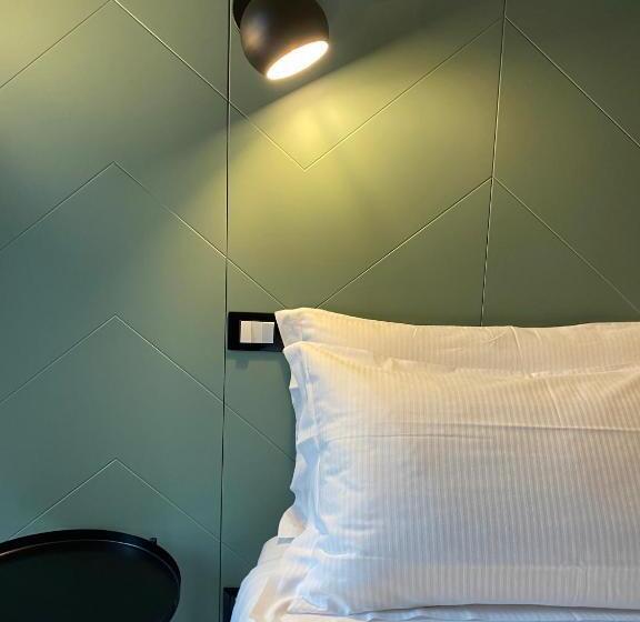 이코노미 룸, Casimiro Rooms