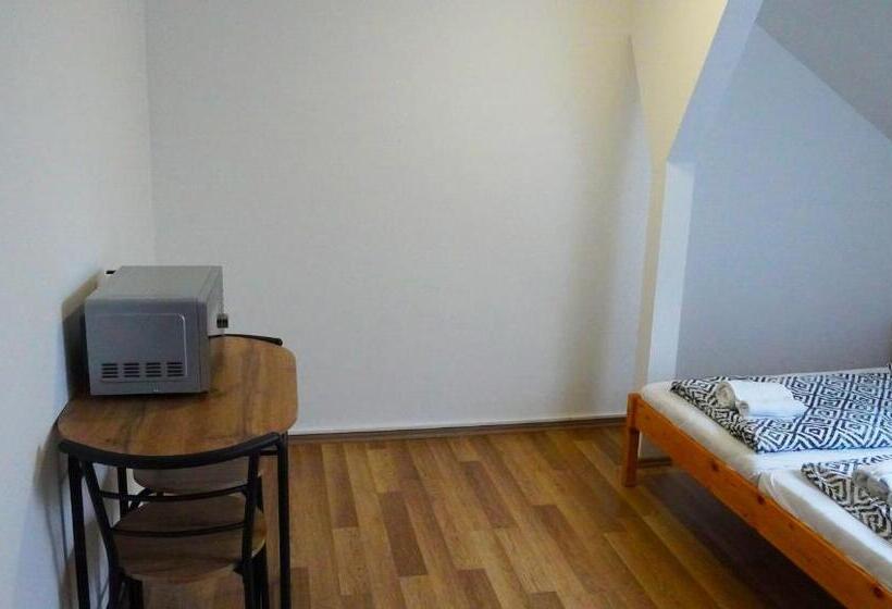 이코노미 룸, Pajkos Póni Vendégház