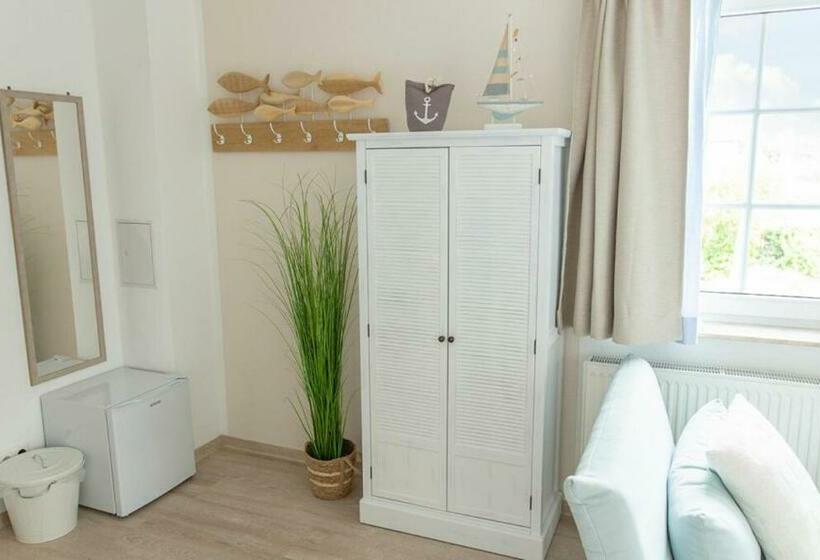 اتاق استاندارد با بالکن, Pension Zur Regatta