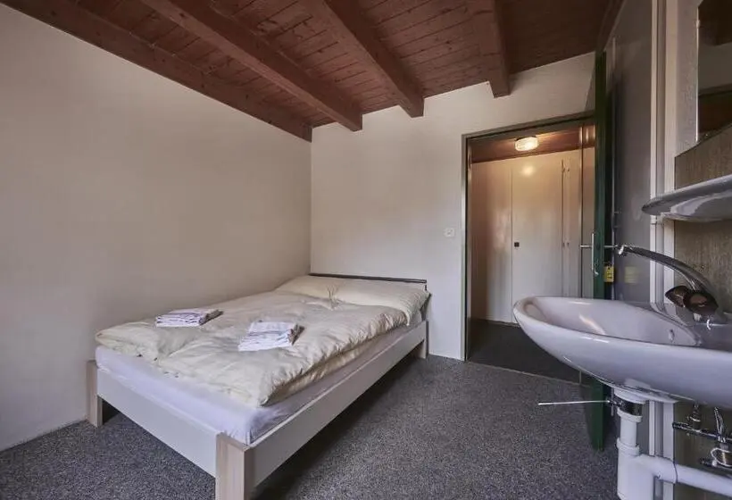 スタンダードルーム, Alpine Base Hostel Adults Only