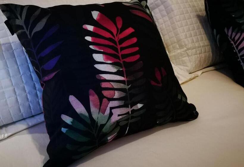 غرفة قياسية مزوَّدة بشُرفة, Au Cachalot Caché Le Gîte Hôtel