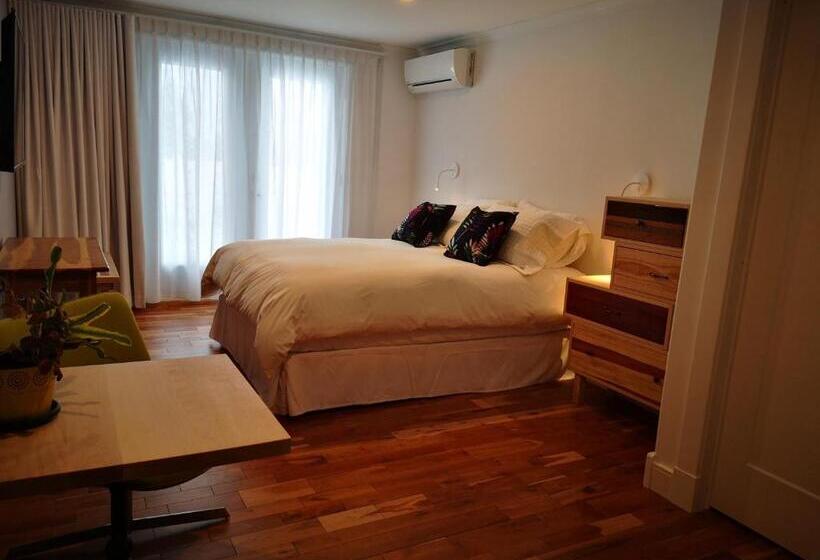 غرفة قياسية مزوَّدة بشُرفة, Au Cachalot Caché Le Gîte Hôtel