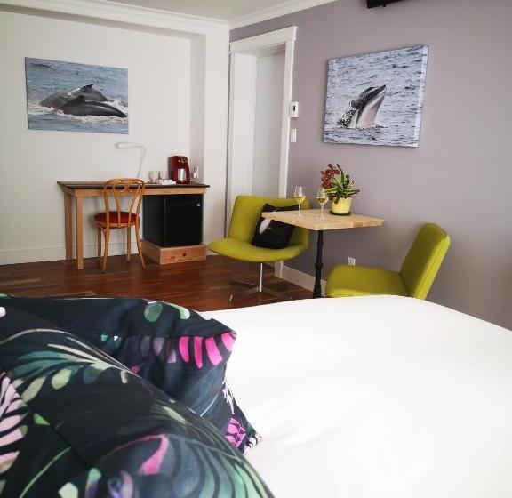 غرفة قياسية مزوَّدة بشُرفة, Au Cachalot Caché Le Gîte Hôtel