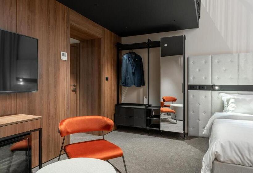 اتاق لوکس با وان آب گرم, Degrassi Boutique Garni Hotel Izola