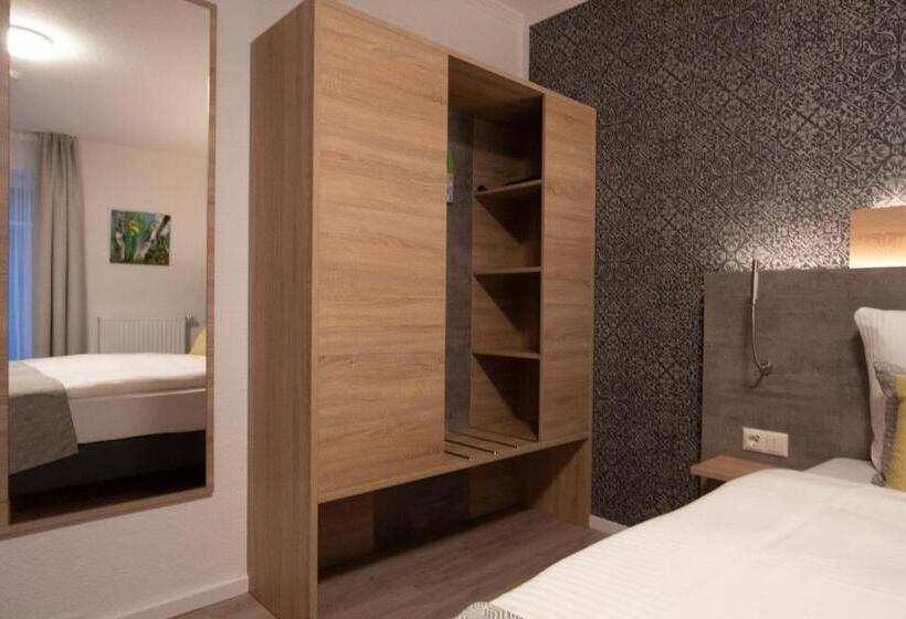 غرفة قياسية لذوى الاحتياجات الخاصة, Central Hotel Wagenfeld