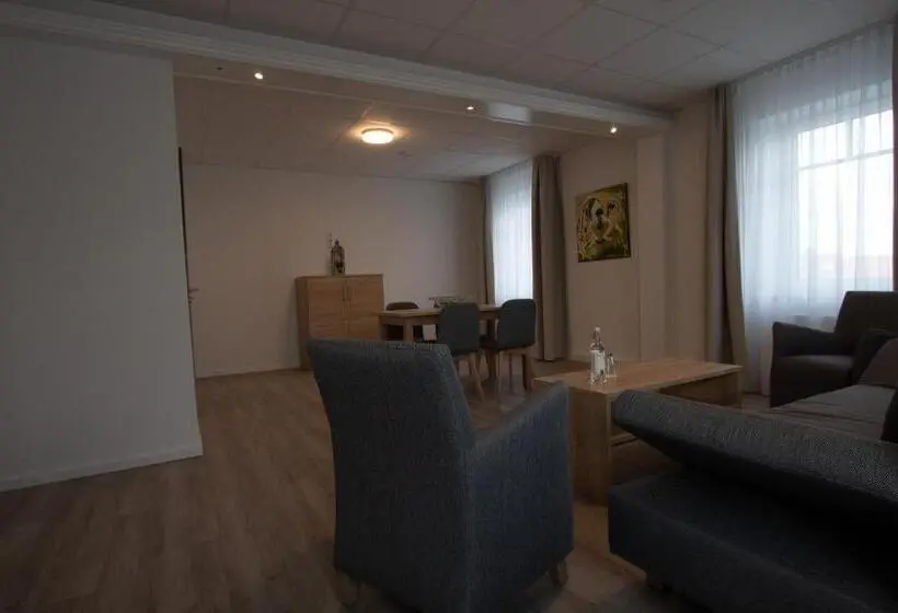 デラックススイート, Central Hotel Wagenfeld