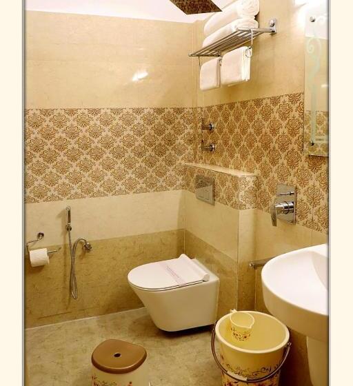 Семейный Номер Deluxe, The Ranikhet Continental