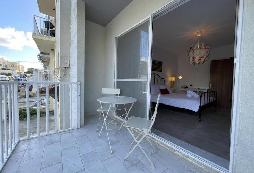 اتاق لوکس با بالکن, Casa Leon Malta