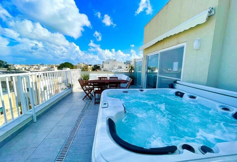 سوئیت با وان آب گرم, Casa Leon Malta