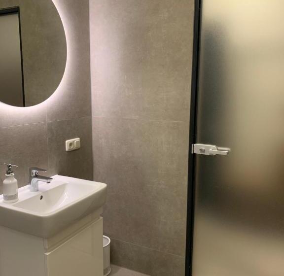 חדר סטנדרט, Haus 8