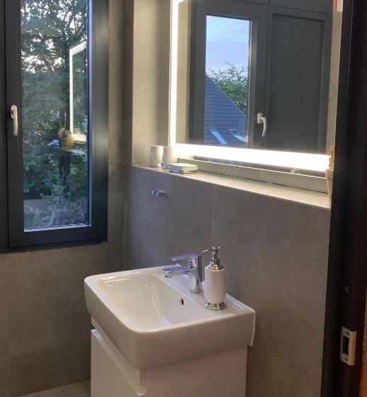 חדר סטנדרט, Haus 8