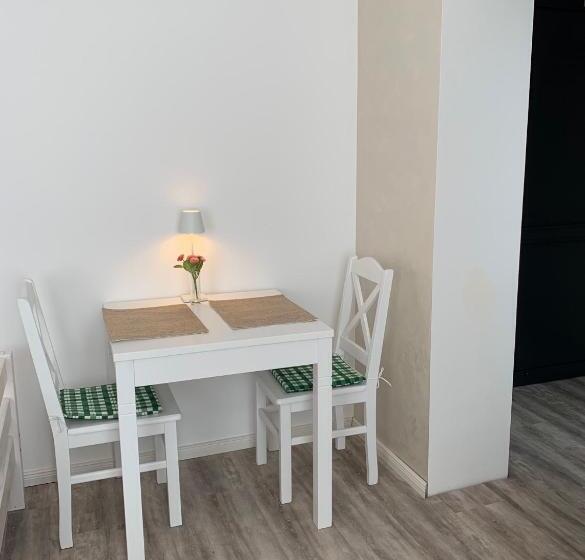 חדר סטנדרט, Haus 8