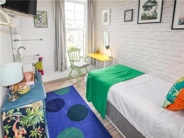 Standard Yhden Hengen Huone Jaettu Kylpyhuone, Lansdowne Simply Stay