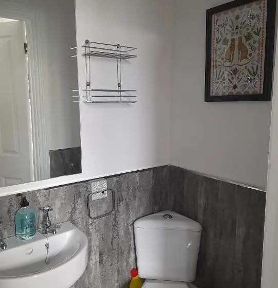 Comfort Kolmen Hengen Huone, Lansdowne Simply Stay