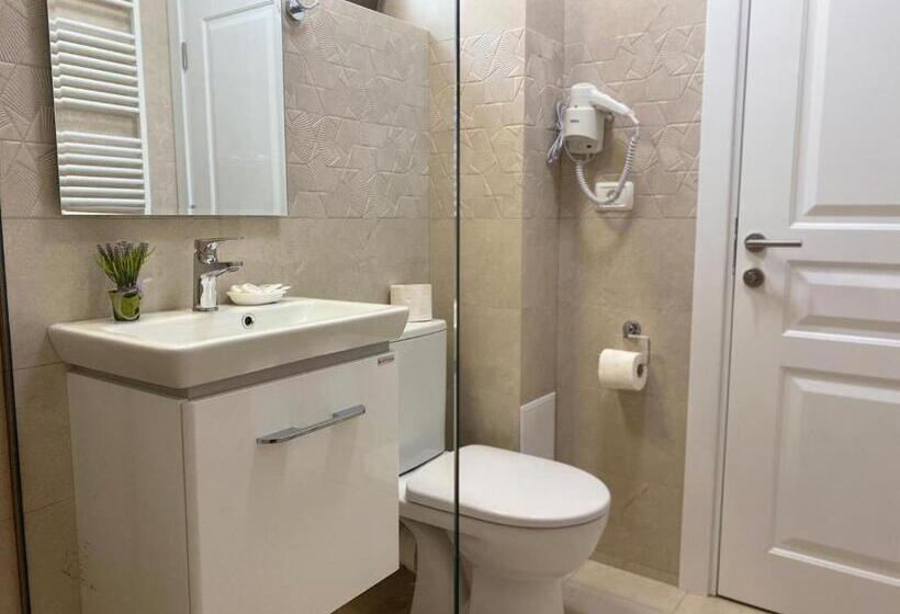 Quarto Deluxe com Sacada, Vila Mrv