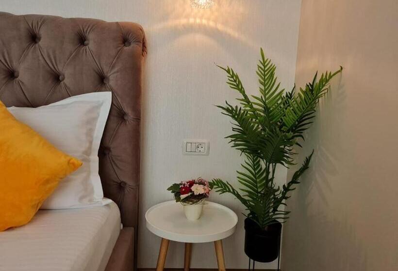 Quarto Deluxe com Sacada, Vila Mrv