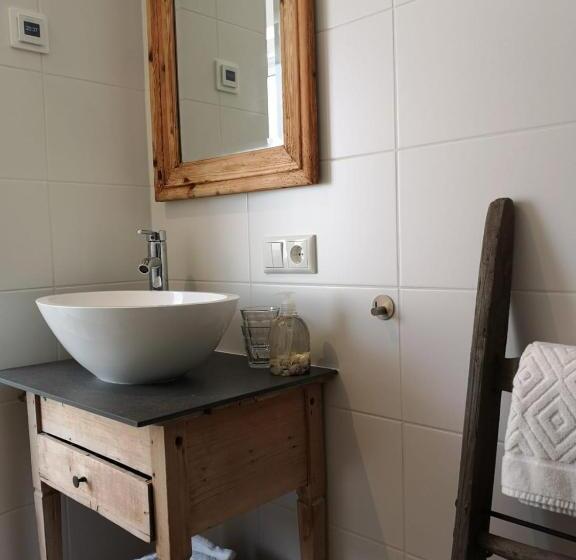 Standard room with outdoor bath, Studio B&b Zeeuws Licht