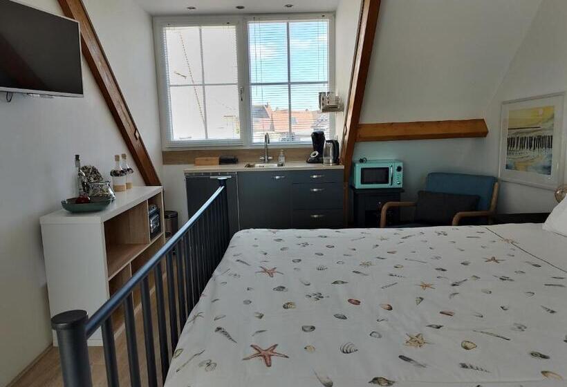 Standard room with outdoor bath, Studio B&b Zeeuws Licht