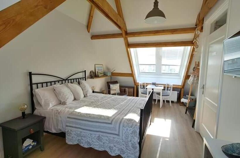 Standard room with outdoor bath, Studio B&b Zeeuws Licht