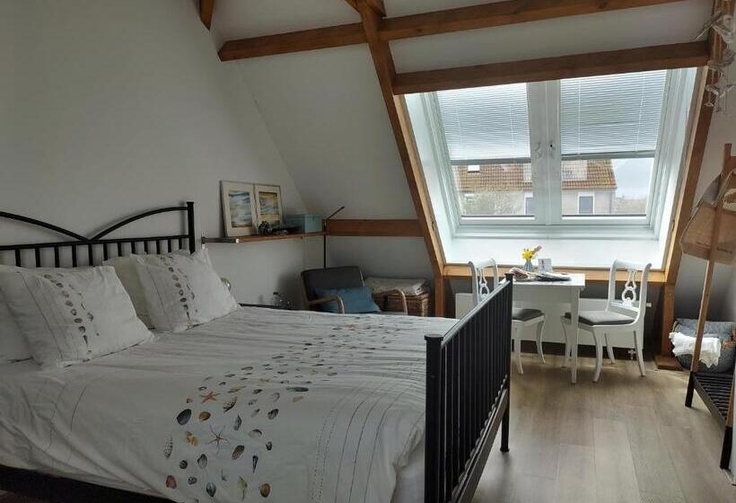 Standard room with outdoor bath, Studio B&b Zeeuws Licht