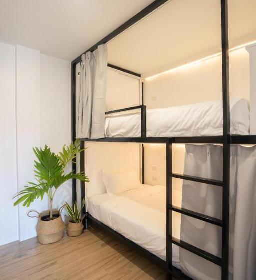 سرير فى غرفة مشتركه, Ultra Mint Dive Resort