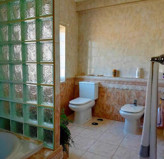 ویلای یک اتاق خوابه با استخر شنا, Villa Shardana B&b