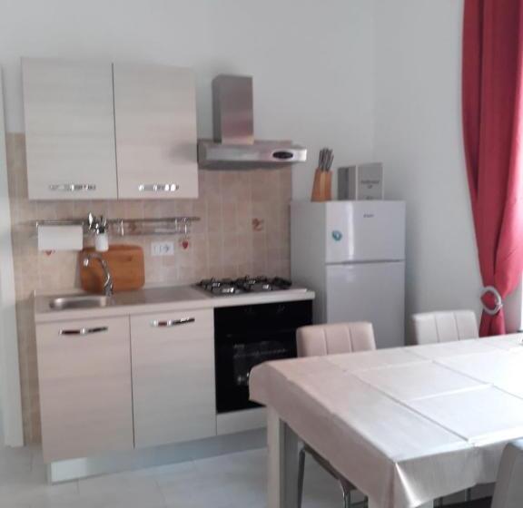 إستديو عائلى, Casa Corona