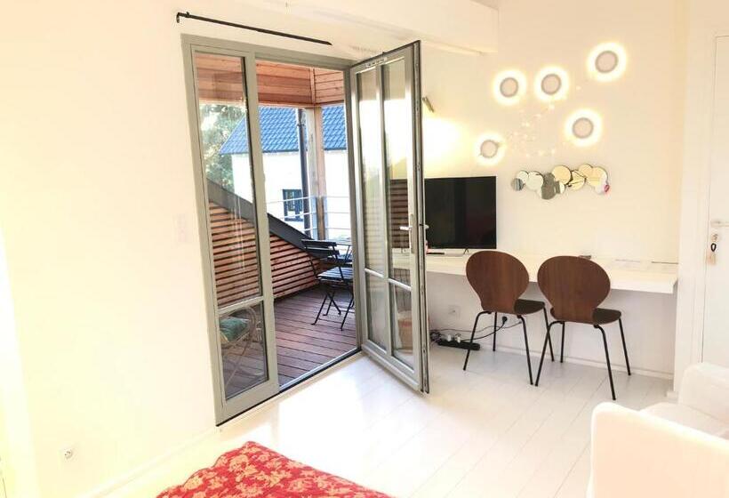 غرفة قياسية مزوَّدة بشُرفة, Denis & Virginie   Château à Pied   Parking Gratuit