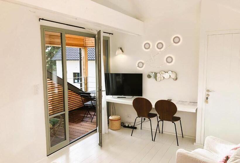 غرفة قياسية مزوَّدة بشُرفة, Denis & Virginie   Château à Pied   Parking Gratuit