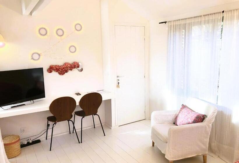 غرفة قياسية مزوَّدة بشُرفة, Denis & Virginie   Château à Pied   Parking Gratuit